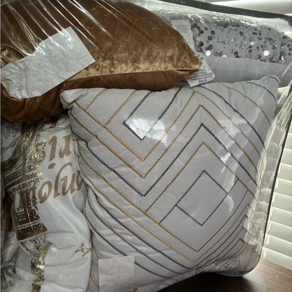 Paris comforter set